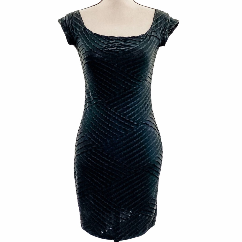 BRAT Star Solid Black Jacquard Textured Short Sleeve Mini Bodycon Dress